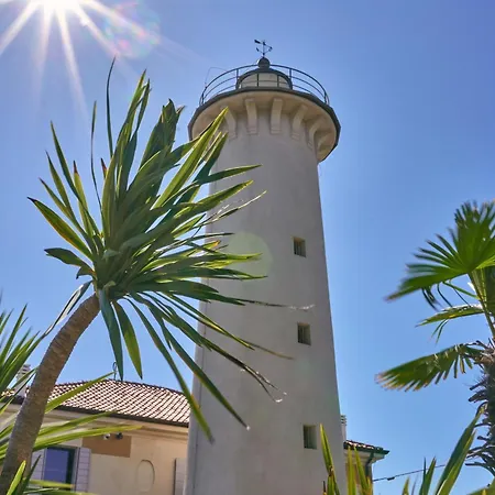 Enjoy A Charming Sea View Apartment