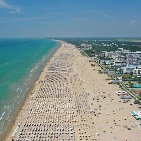 Enjoy A Charming Lateral Sea View * Bibione