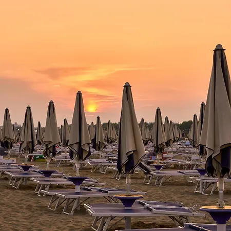 Enjoy A Charming Sea View