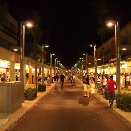 Enjoy A Charming Lateral Sea View Bibione