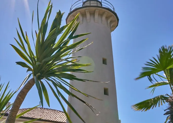 Enjoy A Charming Sea View Appartement